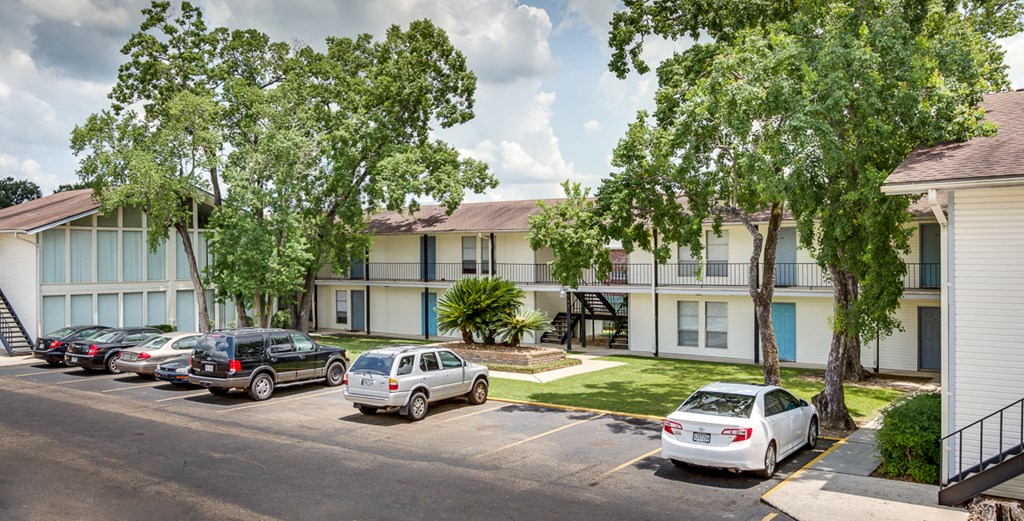 Whispering Oaks Apartments, 550 Eraste Landry Rd, Lafayette, LA RentCafe